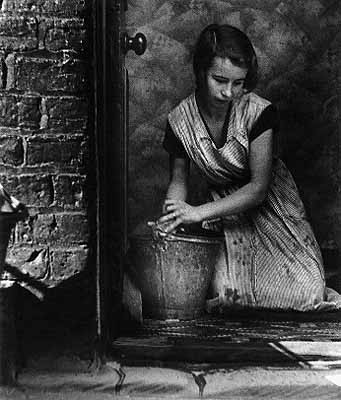 Young housewife Bill Brandt